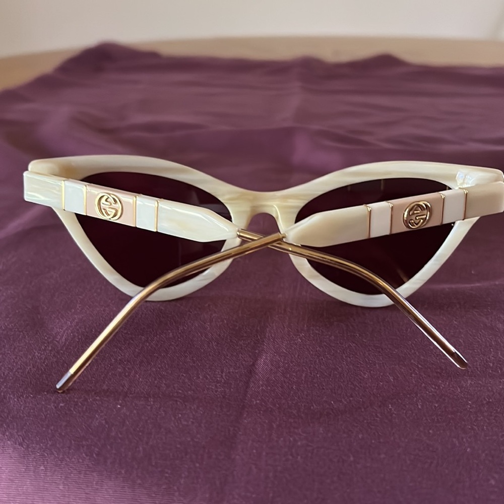 Gucci White Cat Eye Sunglasses with Dark Brown Lenses - Picture 3 of 5